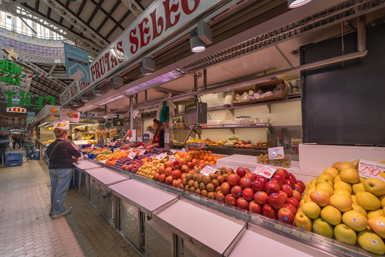 Spanish merchants pay an average 0.38% to take a card. App card readers charge small shops 0.8% to 1.69%